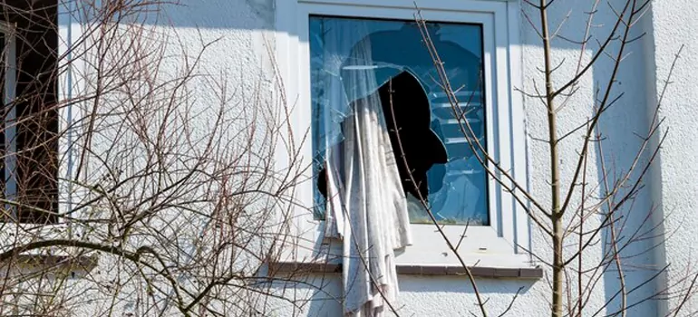 Storm Window Installation Contractors in North Miami, FL