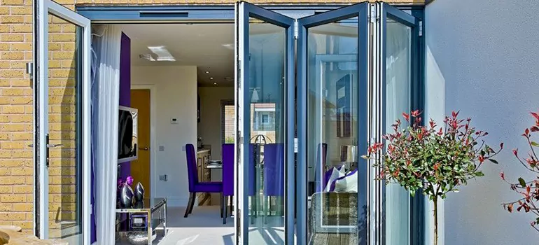 Commercial Door Glass Repair in North Miami, FL